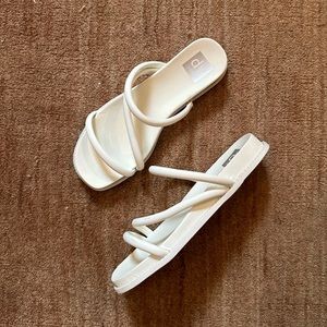 Dolce Vita White Strappy Slide Sandles 8